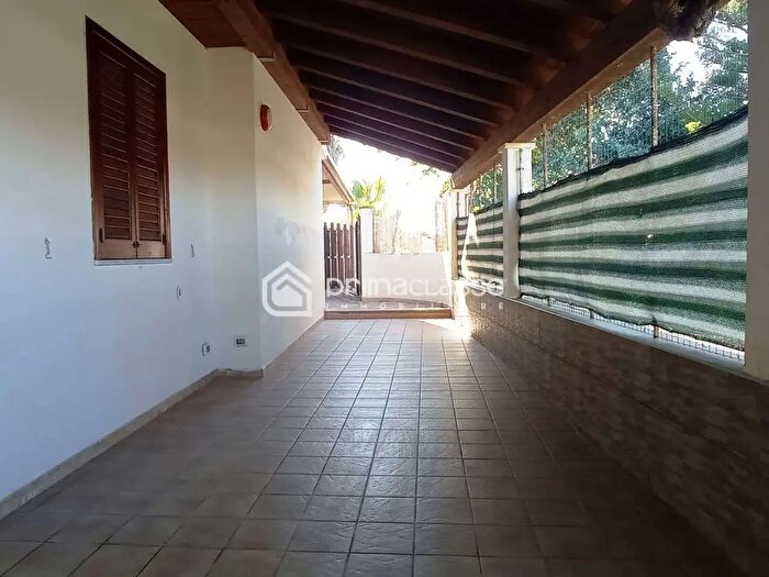 Casa quadrilocale in affitto in Ispica