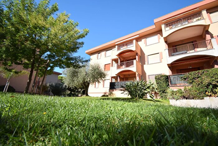 Appartamento quadrilocale in vendita in Via Villebone, Diano Marina