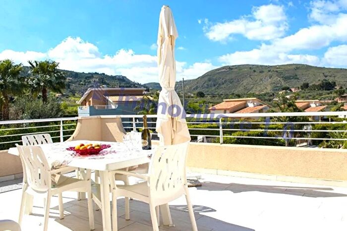 Casa con 8 locali in vendita in Cda Fraginesi aB Castellammare del Golfo, Castellammare Del Golfo