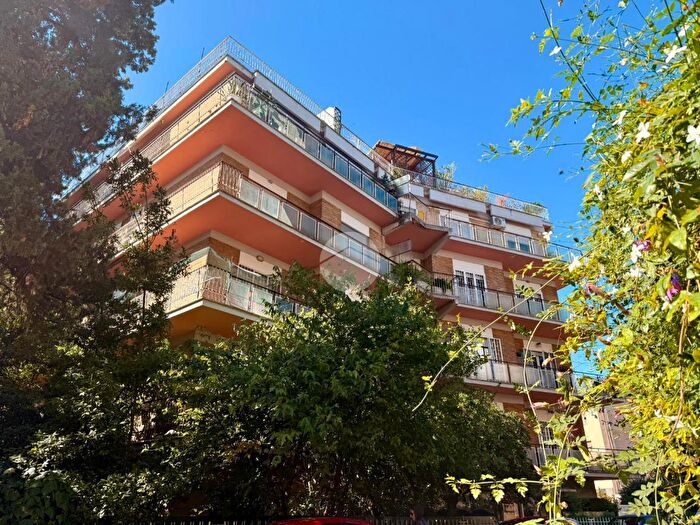 Appartamento trilocale in vendita in Via Picco dei Tre Signori, Roma