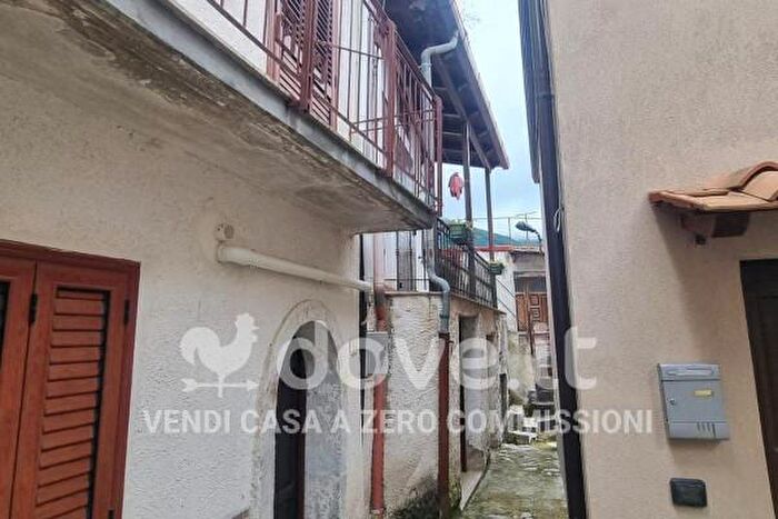 Casa trilocale in vendita in Via Cortina, Castelvetere Sul Calore