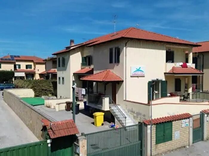 Casa con 6 locali in vendita in Via Ripuaria, Giugliano In Campania