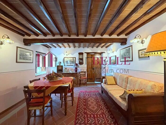 Casa quadrilocale in vendita in Camaiore