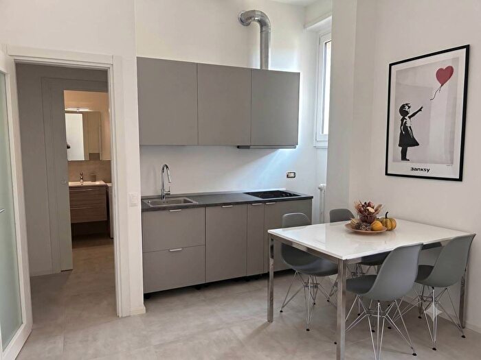 Appartamento monolocale in affitto in Via Lorenzo Valla, Chiesa Rossa, Milano