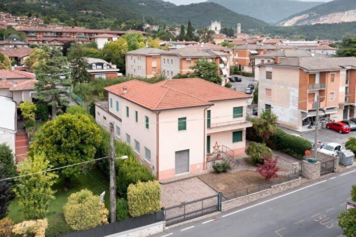 Casa con 5 locali in vendita in Via Tito Speri, Botticino