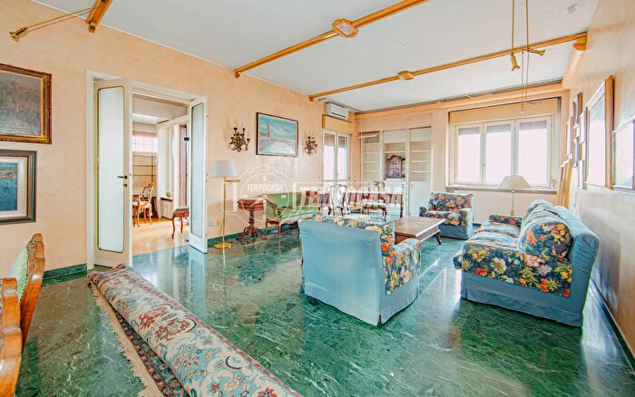 Appartamento con 5 locali in vendita in Corso Novara, Vigevano