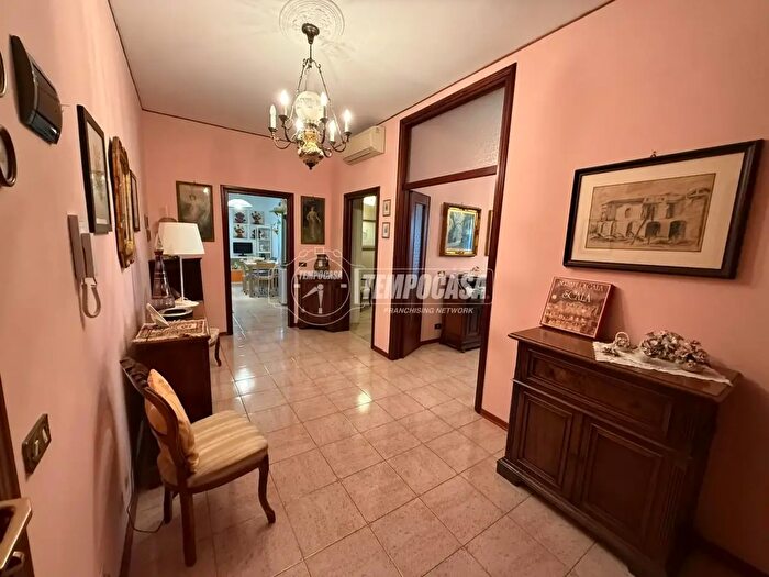 Appartamento quadrilocale in vendita in Via Pasteur, Modena