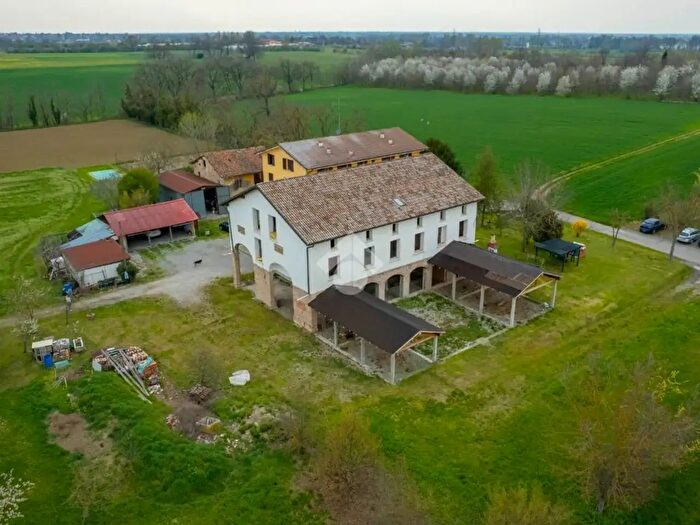 Casa con 11 locali in vendita in Via Carlo Darwin, Reggio Emilia