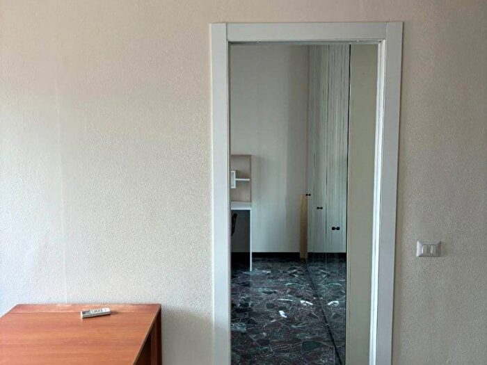 Appartamento quadrilocale in affitto in Viale Emilio Caldara, Porta Romana Medaglie dOro, Milano