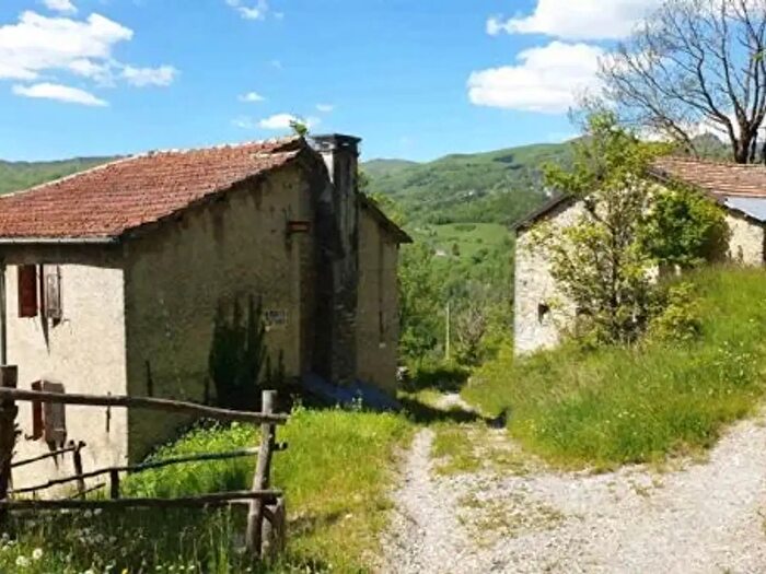 Casa con 8 locali in vendita in Frassinoro