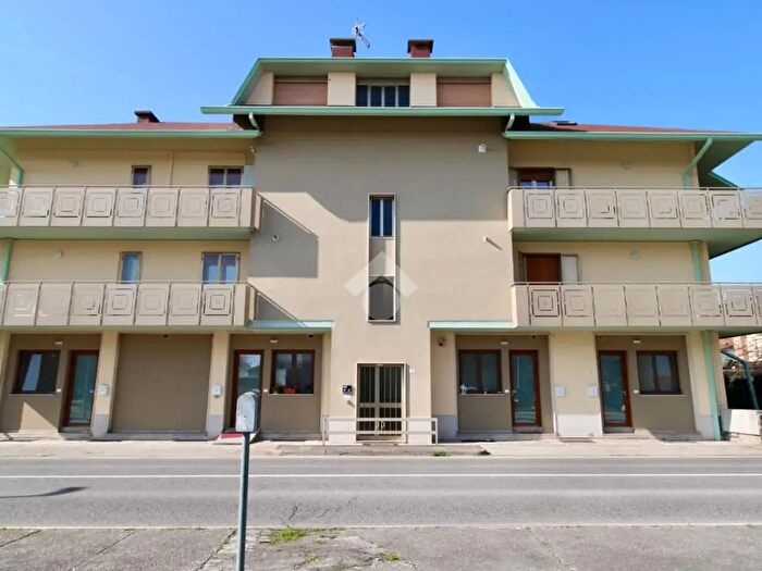 Appartamento trilocale in vendita in Via Udine, Castions Di Strada