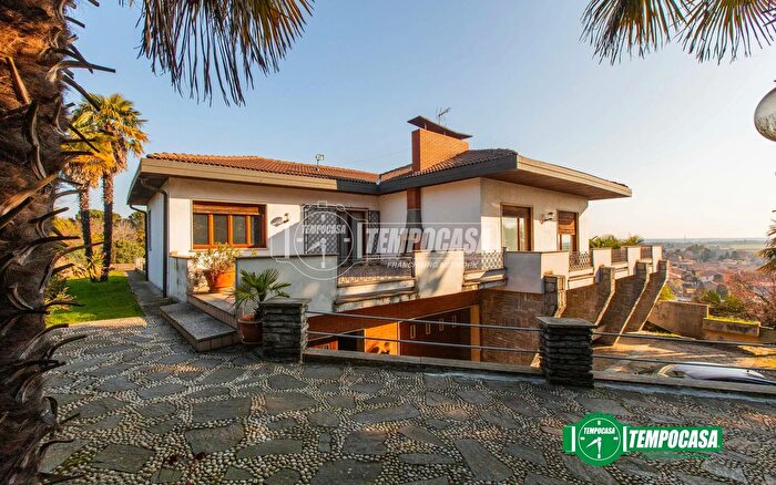 Casa con 5 locali in vendita in Via Carola, Bellinzago Novarese