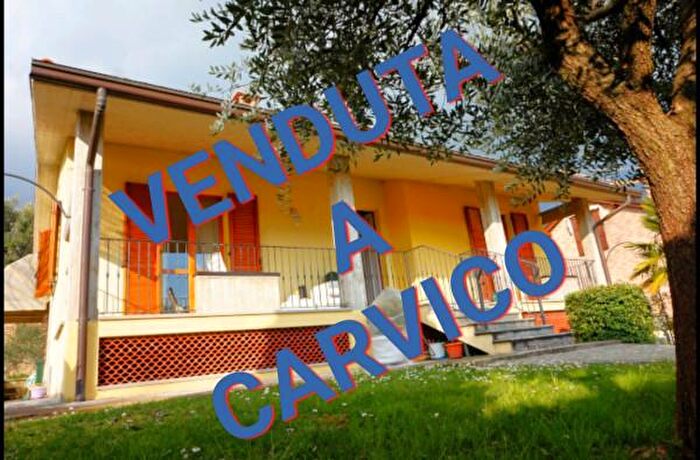 Casa quadrilocale in vendita in Via Roncarro, Carvico