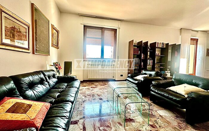 Appartamento quadrilocale in vendita in Via Cavallotti, Rozzano