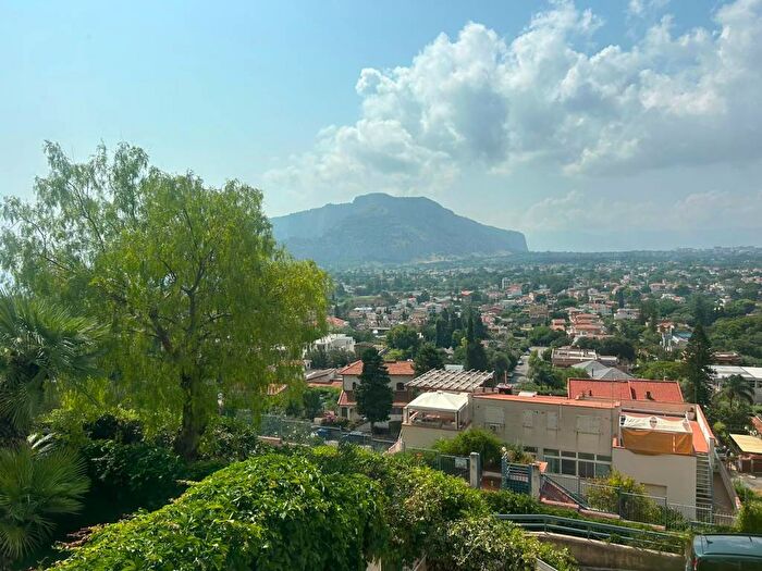 Appartamento con 5 locali in affitto in Via Tolomea, Mondello Valdesi, Palermo
