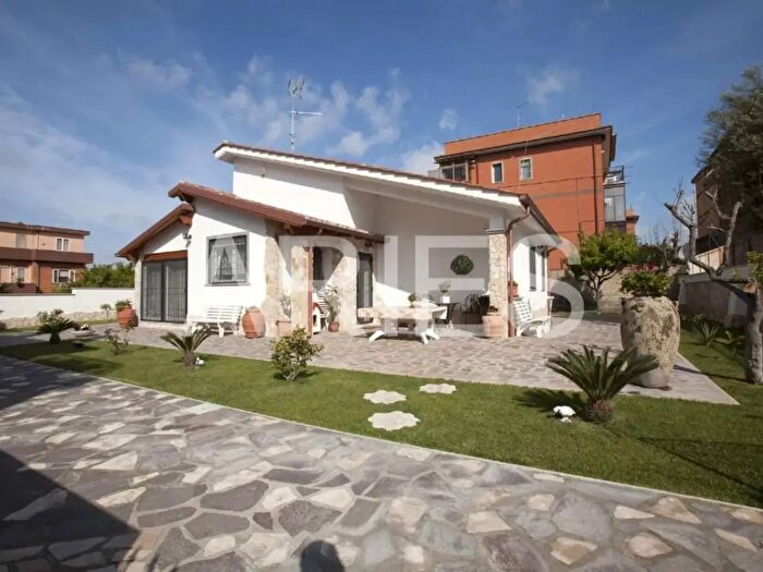 Casa quadrilocale in vendita in Stefano Assemani, Roma