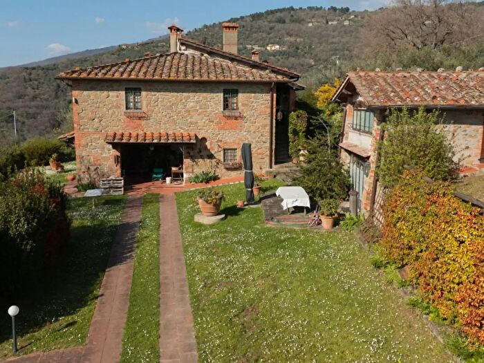 Casa con 15 locali in vendita in Via Setteponti, Reggello
