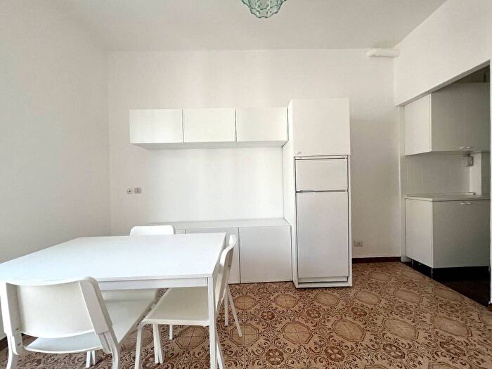 Appartamento bilocale in affitto in Via delle Leghe, Pasteur, Milano