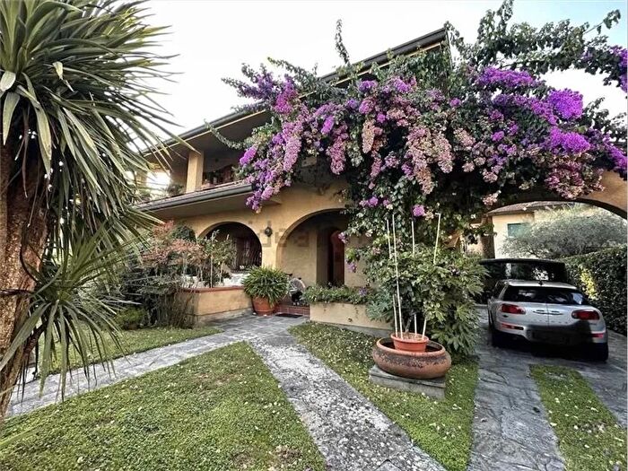 Casa in vendita in Forte Dei Marmi
