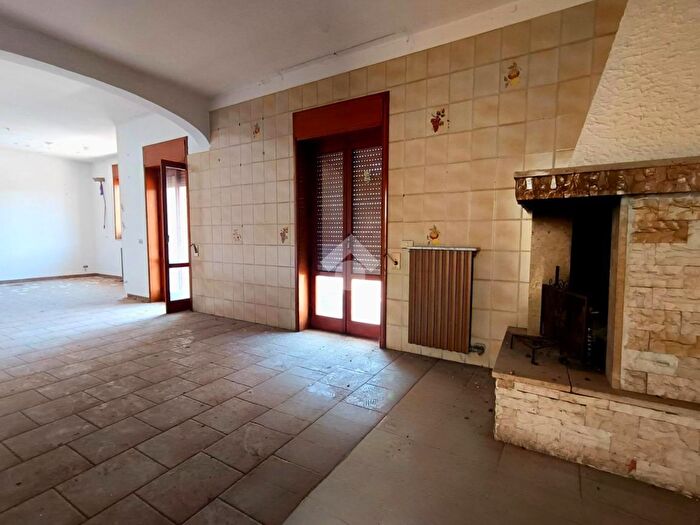 Appartamento con 5 locali in vendita in Via Luigi Einaudi, Nardo