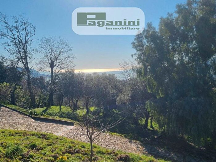 Appartamento con 6 locali in affitto in Montalbano Valdurasca, La Spezia