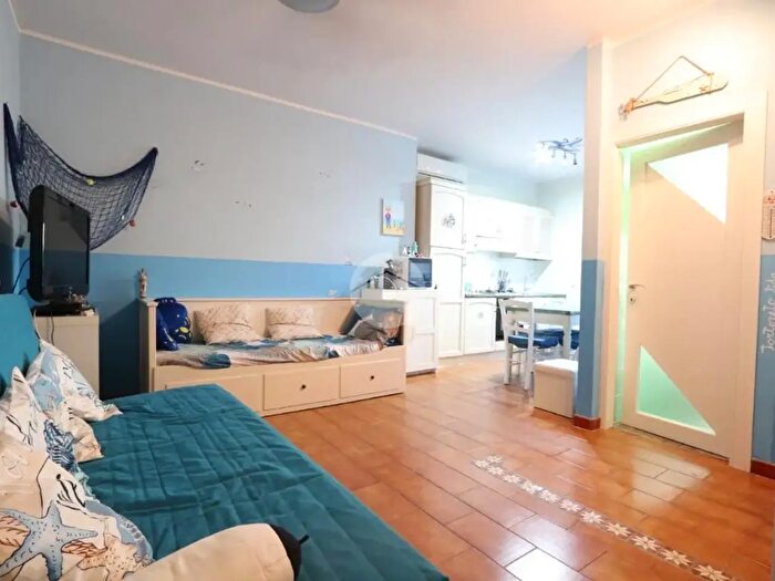 Appartamento trilocale in vendita in Via Giovanni Pascoli, Tortoreto
