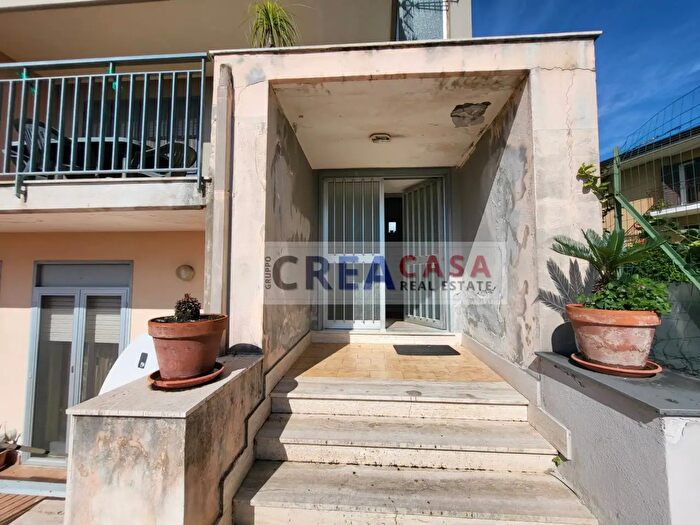 Appartamento con 9 locali in vendita in Via Regina del Cielo, Fiumefreddo Di Sicilia