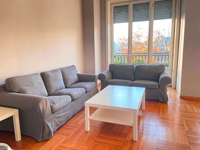 Appartamento trilocale in affitto in Piazzale Biancamano, Moscova, Milano