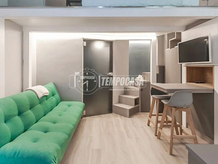 Appartamento monolocale in affitto in Via Ugo Bassi, Milano