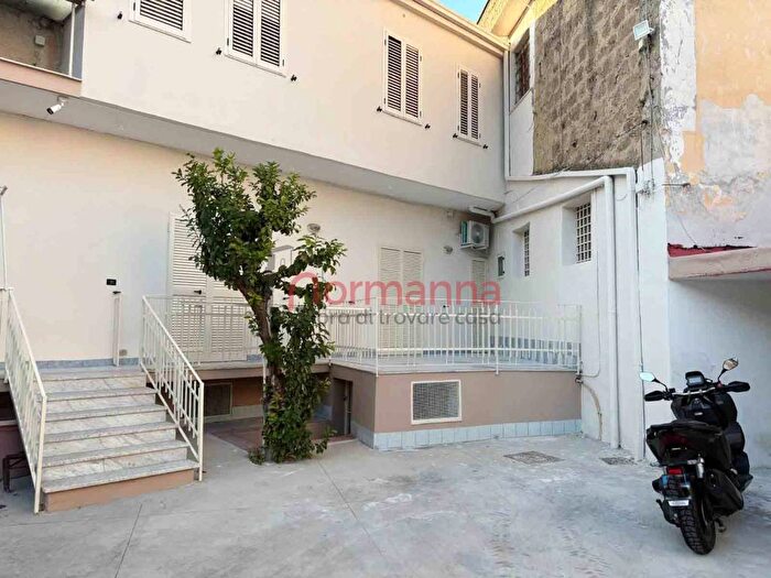 Appartamento trilocale in affitto in Via Santa Lucia, Aversa