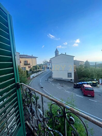 Appartamento quadrilocale in vendita in Via Firenze, Semproniano