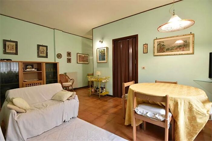 Appartamento trilocale in vendita in Capodimonte, Capodimonte