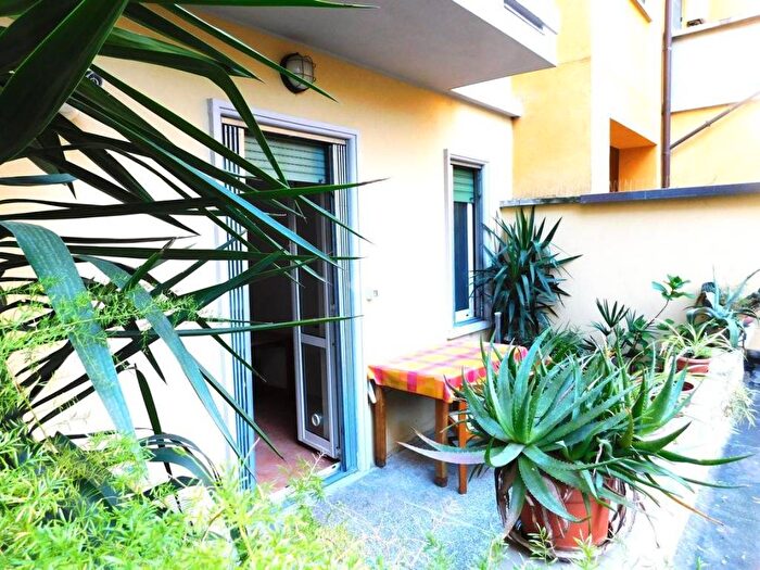 Appartamento bilocale in affitto in Via Stendhal, Dezza, Milano