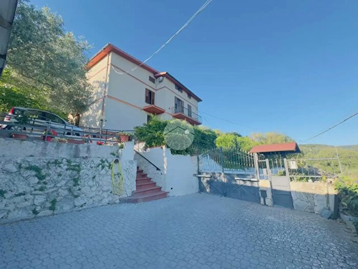 Appartamento con 5 locali in vendita in Str Vicinale Logulentu Badde Tolta, Sassari