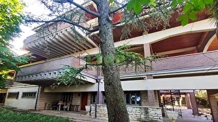 Casa con 16 locali in vendita in Chieti