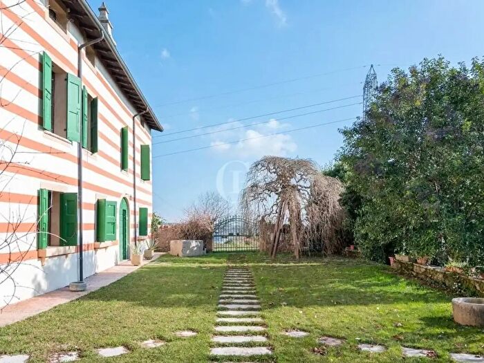 Appartamento bilocale in vendita in Sona