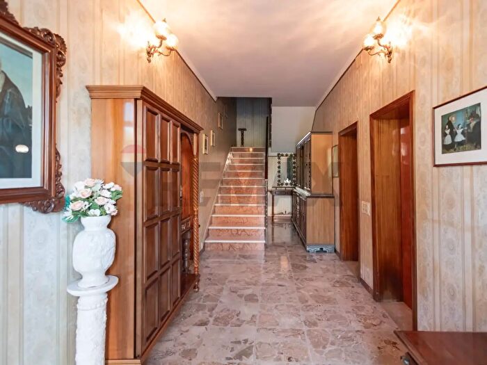 Casa con 6 locali in vendita in Tavullia