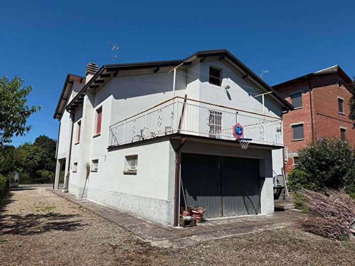 Casa quadrilocale in vendita in Castellarano