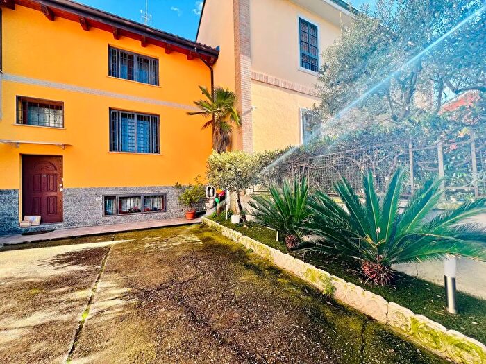 Appartamento trilocale in vendita in Bollate