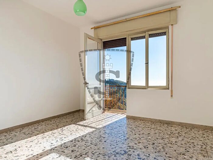 Casa quadrilocale in vendita in Via Europa, Lusiana Conco