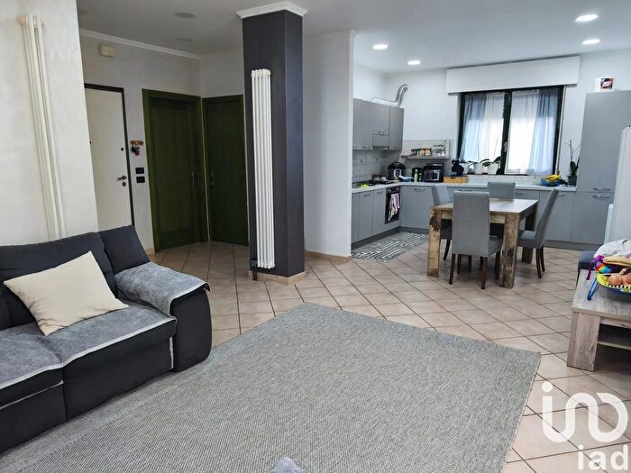 Casa con 6 locali in vendita in Via Europa, Torri Di Quartesolo