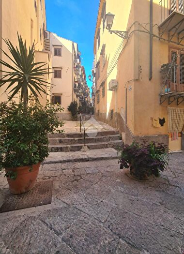 Appartamento bilocale in vendita in Vicolo Viviano Giancola, Palermo