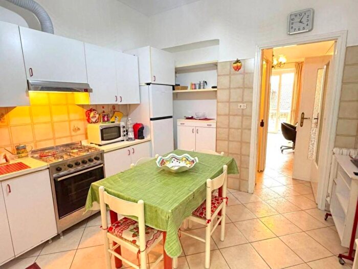 Appartamento quadrilocale in affitto in Via Vigone, Cenisia, Torino