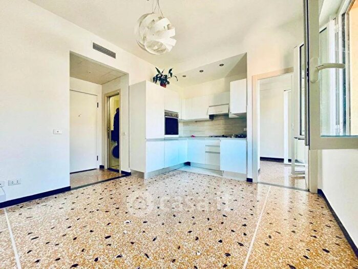 Appartamento trilocale in vendita in Viale Perata, Albissola Marina