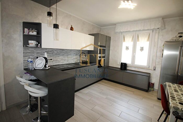 Appartamento quadrilocale in vendita in Morozzi, Colle Di Val DElsa