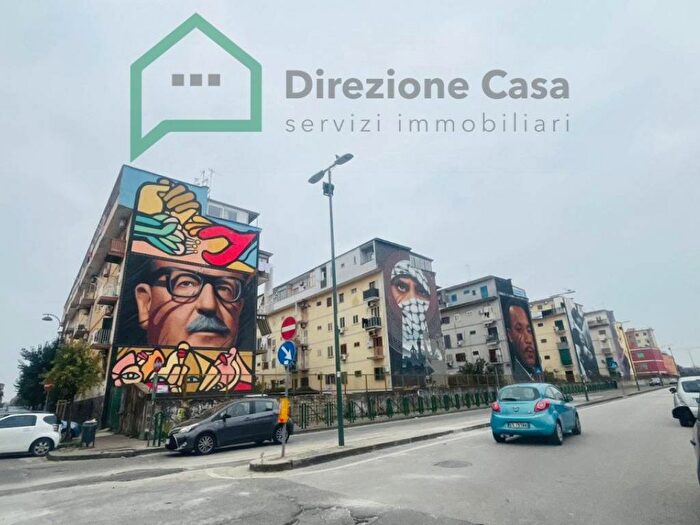 Appartamento trilocale in affitto in VIA EGIDIO VELOTTI, Barra, Napoli