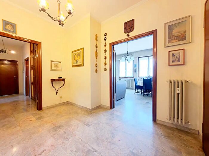 Appartamento con 7 locali in vendita in Firenze
