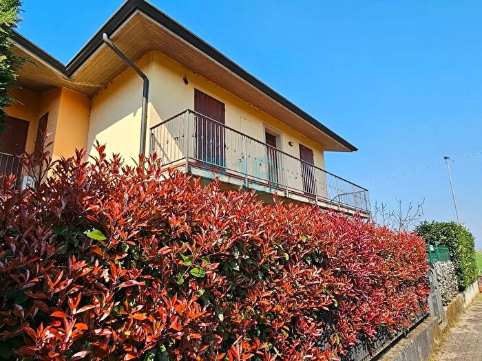 Appartamento con 5 locali in vendita in Via Torre Calini Carabbiolo, Lograto