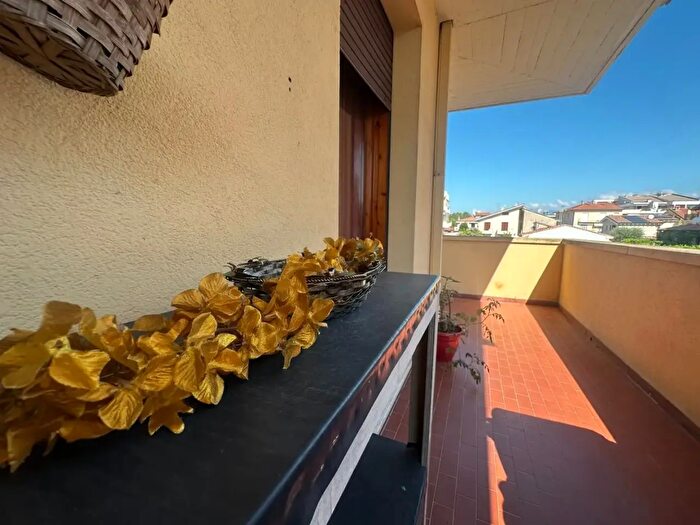 Appartamento quadrilocale in vendita in Alessandro Petri, Viareggio
