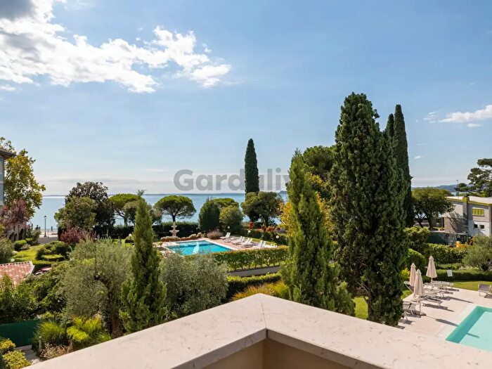 Appartamento bilocale in vendita in Viale Ugo Foscolo, Toscolano Maderno